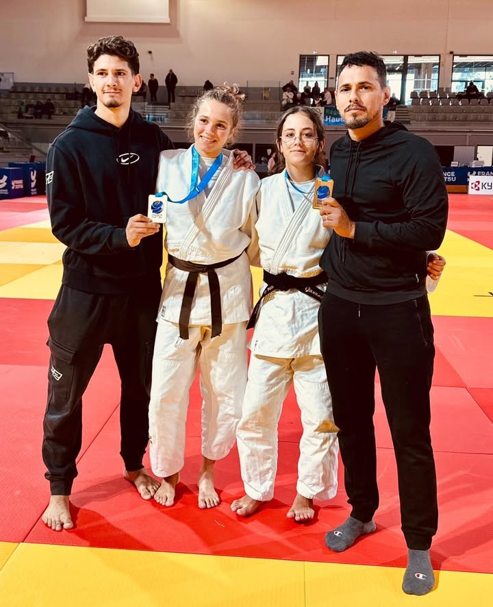 Photo publiée par JJB Les Samouraï — ***Félicitations à SAN JULLIAN Garance qui remporte la médaille d'or 🥇👏👏👏*** au championnat de France newaza 🇫🇷🥋 . Menta