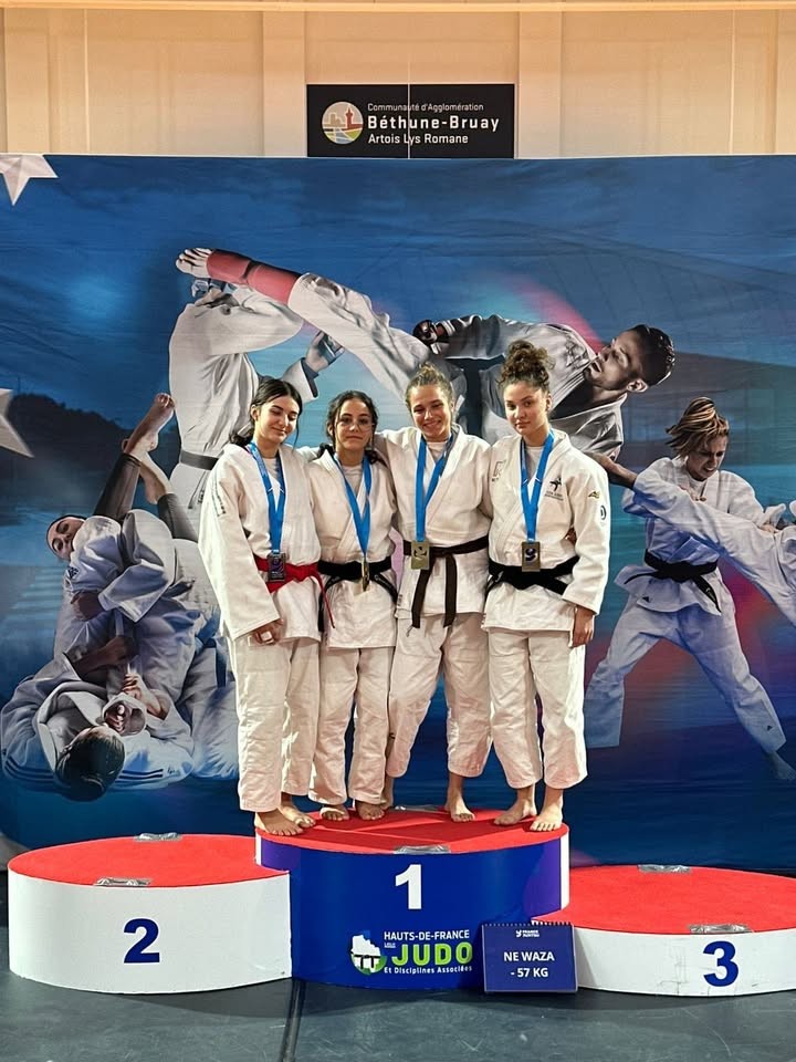 Photo publiée par JJB Les Samouraï — ***Félicitations à SAN JULLIAN Garance qui remporte la médaille d'or 🥇👏👏👏*** au championnat de France newaza 🇫🇷🥋 . Menta